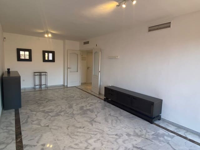 2 slaapkamer Appartement te koop in Marbella met zwembad garage - € 699.000 (Ref: 9984199)