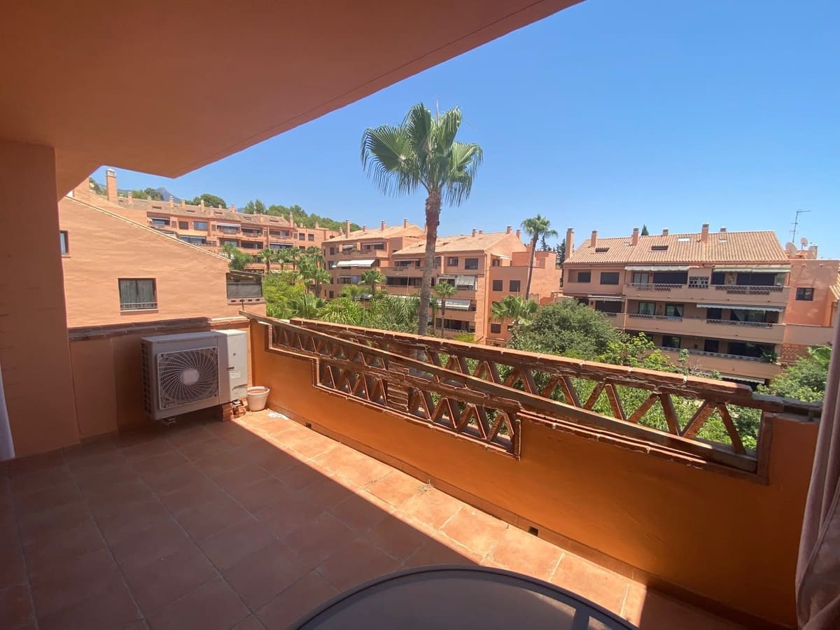 2 soveværelse Lejlighed til salg i Marbella med swimmingpool garage - € 699.000 (Ref: 9984199)