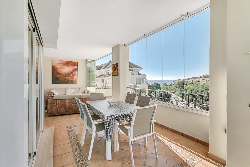 3 bedroom Apartment for sale in Marbella with pool - € 975,000 (Ref: 9984201)