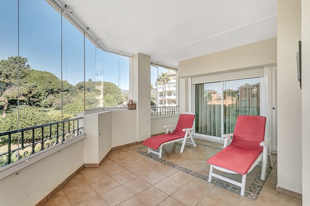 3 bedroom Apartment for sale in Marbella with pool - € 975,000 (Ref: 9984201)