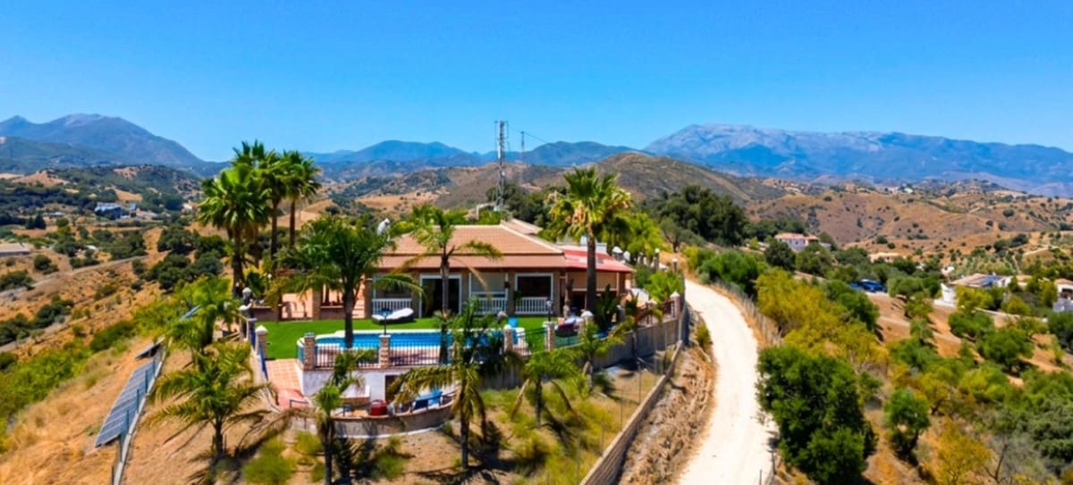 Chalet de 5 habitaciones en Coín en venta con piscina garaje - 1.470.000 € (Ref: 9984203)