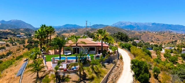 Chalet de 5 habitaciones en Coín en venta con piscina garaje - 1.470.000 € (Ref: 9984203)