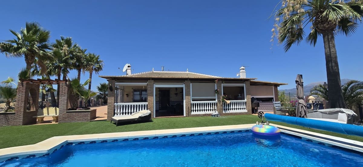 Chalet de 5 habitaciones en Coín en venta con piscina garaje - 1.470.000 € (Ref: 9984203)