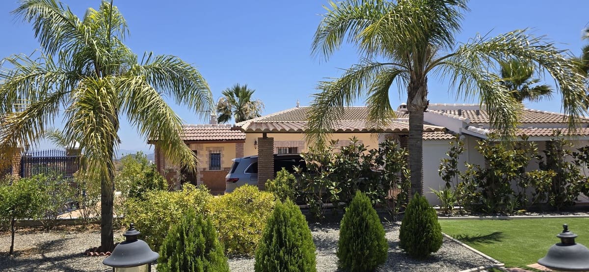 Chalet de 5 habitaciones en Coín en venta con piscina garaje - 1.470.000 € (Ref: 9984203)