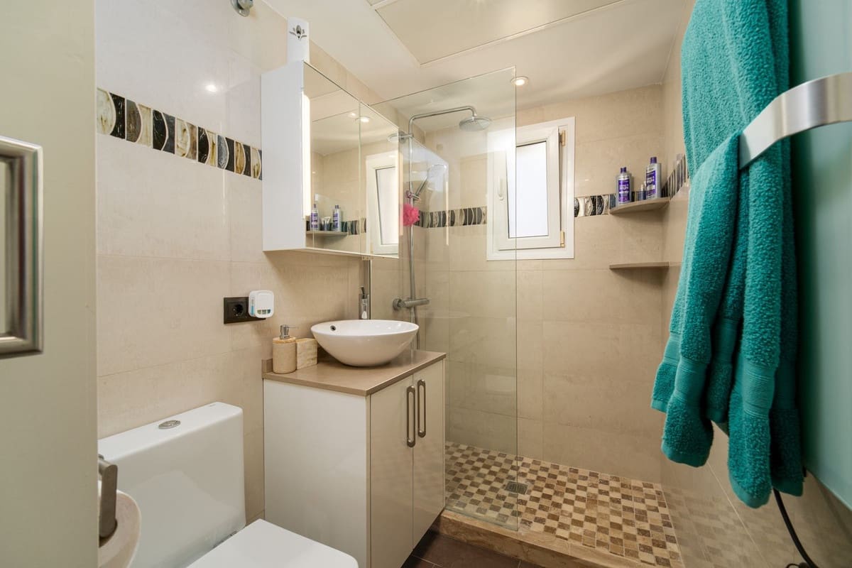 6 quarto Moradia para venda em Marbella com piscina - 1 550 000 € (Ref: 9984207)
