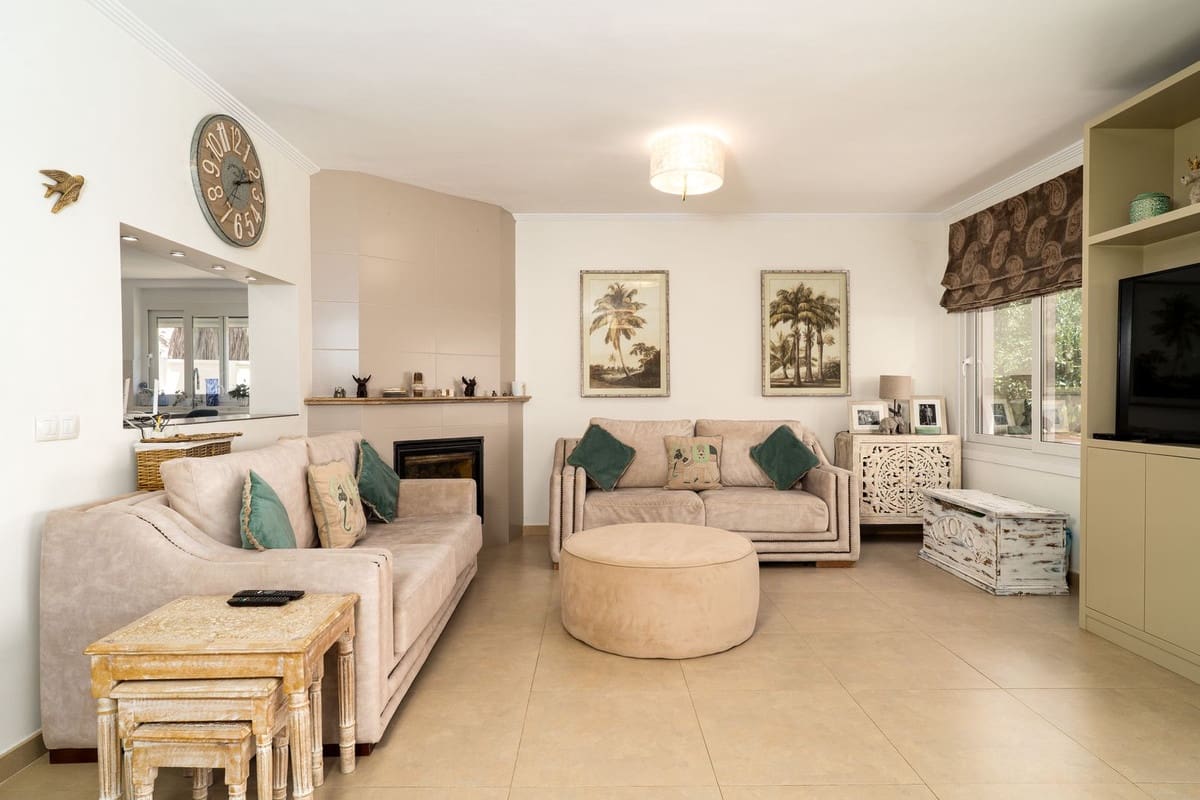 6 quarto Moradia para venda em Marbella com piscina - 1 550 000 € (Ref: 9984207)