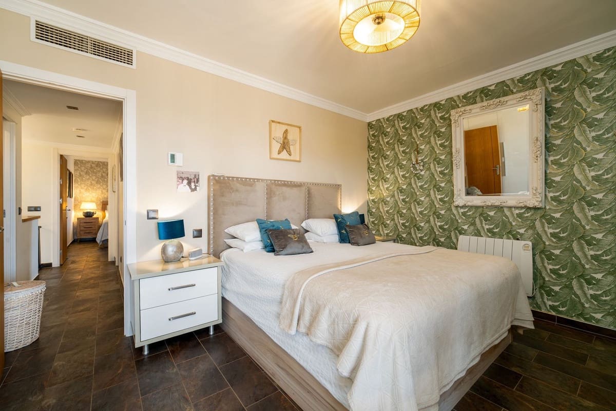 6 quarto Moradia para venda em Marbella com piscina - 1 550 000 € (Ref: 9984207)