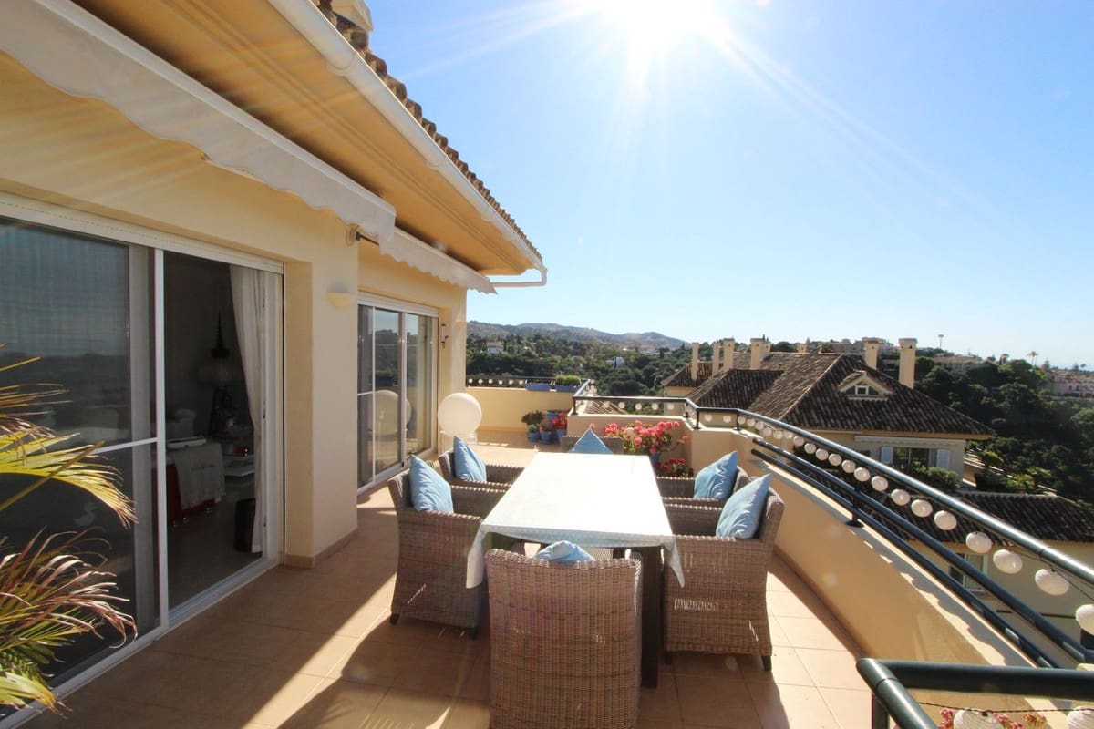 3 bedroom Apartment for sale in Marbella with pool garage - € 1,399,000 (Ref: 9999750)