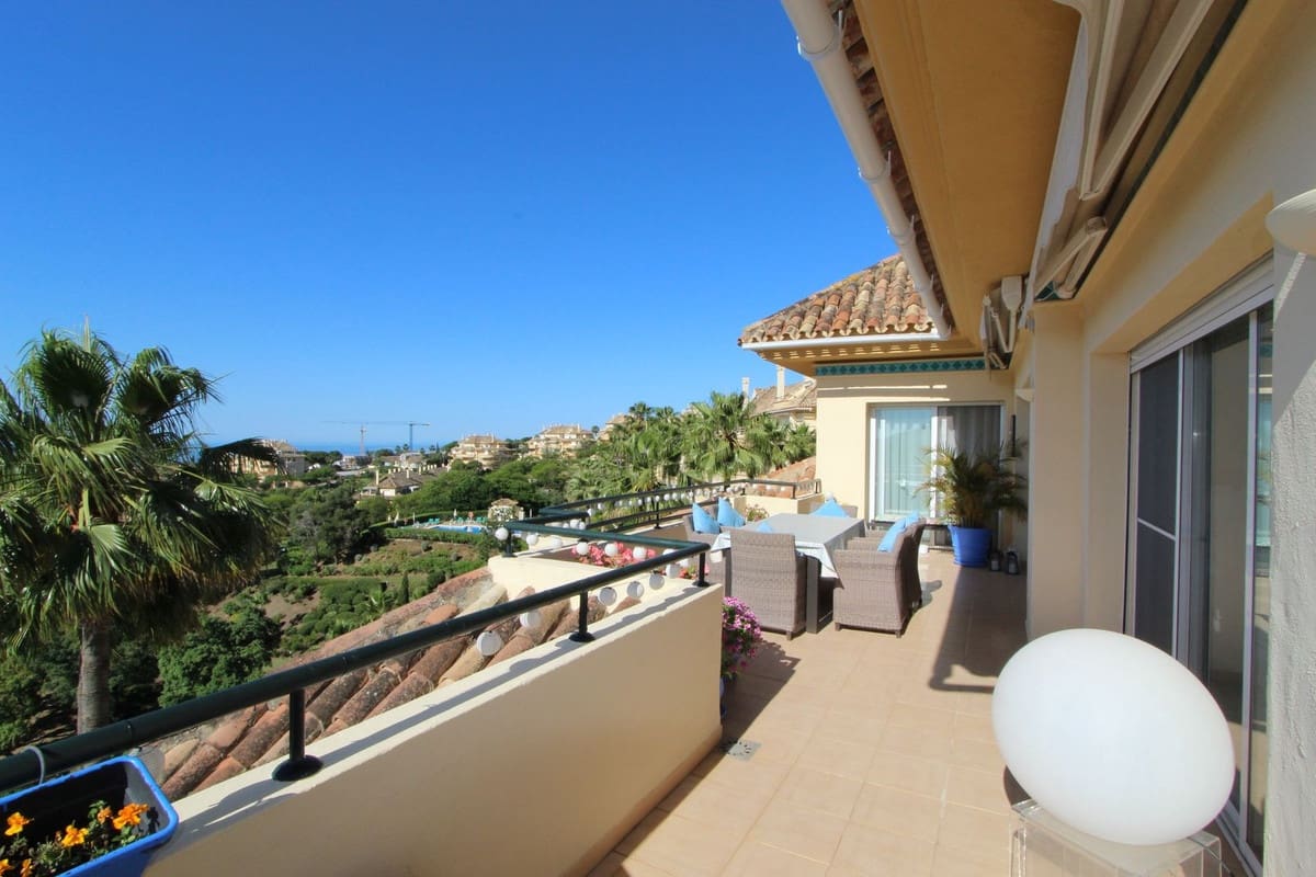 3 bedroom Apartment for sale in Marbella with pool garage - € 1,399,000 (Ref: 9999750)