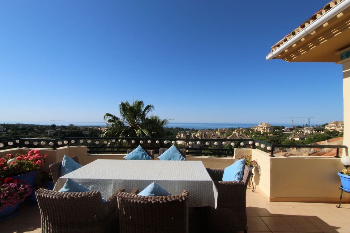 3 bedroom Apartment for sale in Marbella with pool garage - € 1,399,000 (Ref: 9999750)