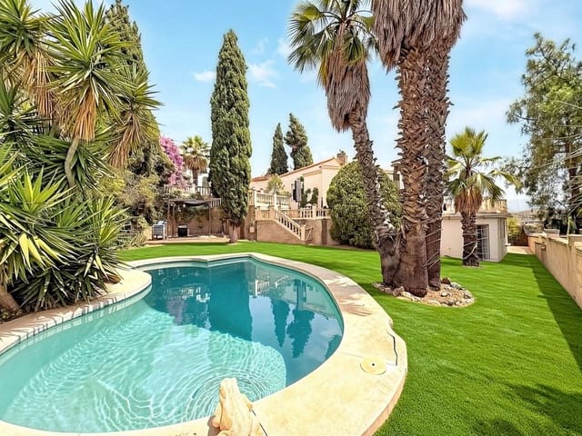 4 makuuhuone Huvila myytävänä paikassa Puerto de la Torre, Málaga kaupunki mukana uima-altaan 
autotalli - 850 000 € (Ref: 9999753)