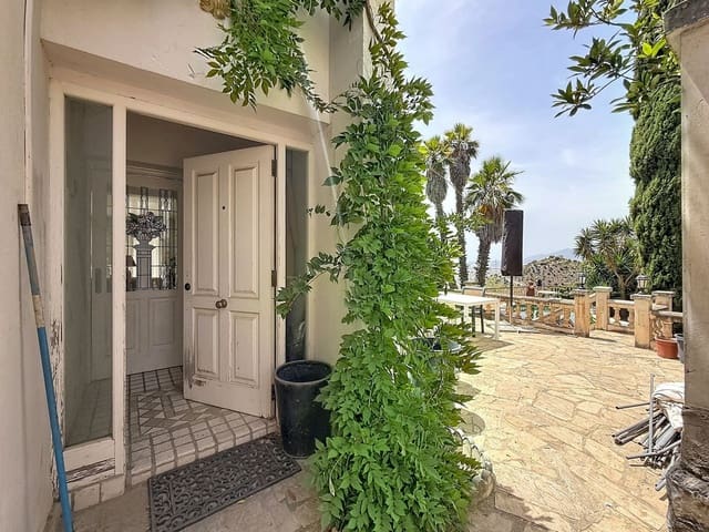 4 makuuhuone Huvila myytävänä paikassa Puerto de la Torre, Málaga kaupunki mukana uima-altaan 
autotalli - 850 000 € (Ref: 9999753)