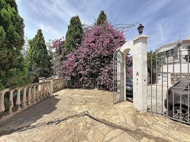 4 makuuhuone Huvila myytävänä paikassa Puerto de la Torre, Málaga kaupunki mukana uima-altaan 
autotalli - 850 000 € (Ref: 9999753)