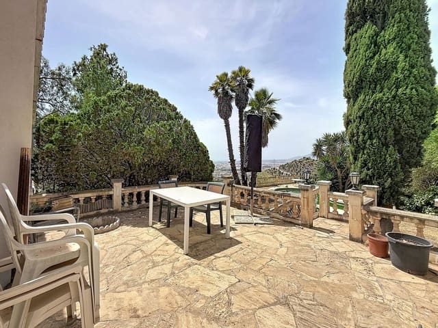 4 makuuhuone Huvila myytävänä paikassa Puerto de la Torre, Málaga kaupunki mukana uima-altaan 
autotalli - 850 000 € (Ref: 9999753)