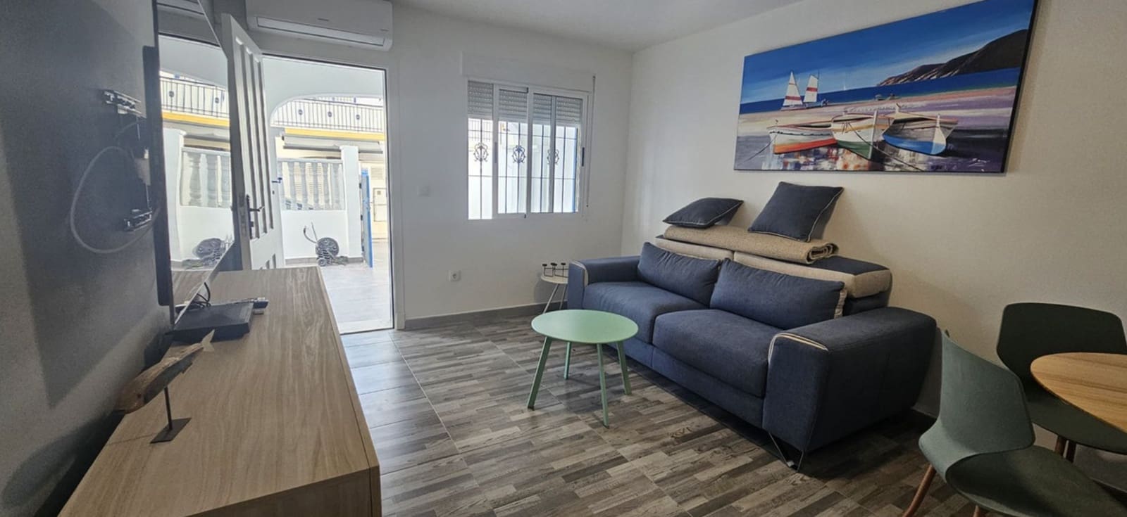 2 bedroom Apartment for sale in Torrevieja - € 140,000 (Ref: 10065216)