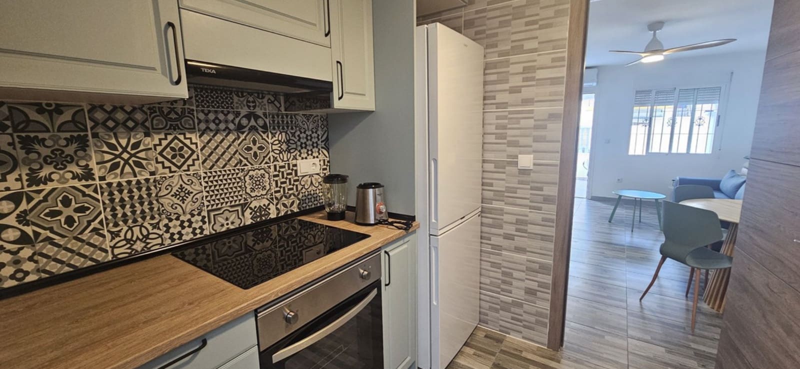 2 bedroom Apartment for sale in Torrevieja - € 140,000 (Ref: 10065216)