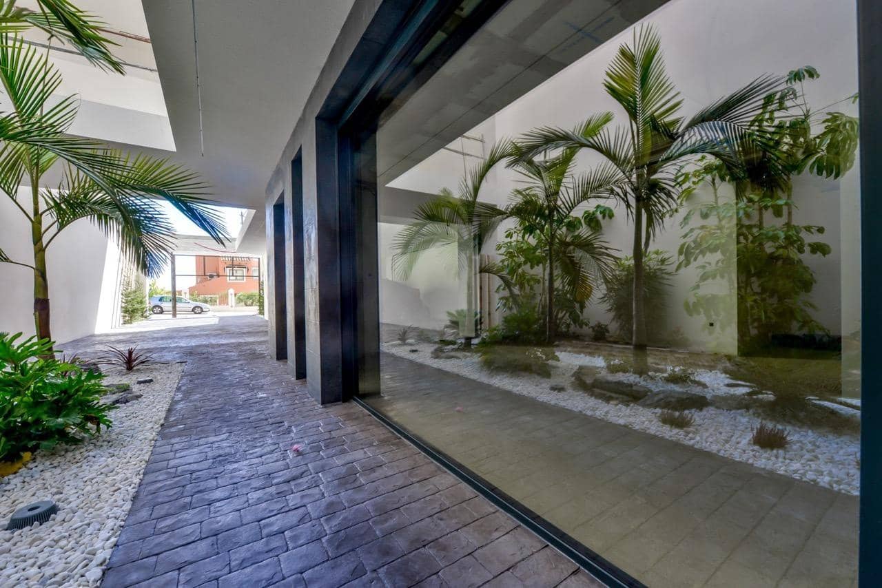 8 bedroom Villa for sale in Finestrat with pool - € 4,450,000 (Ref: 8278337)