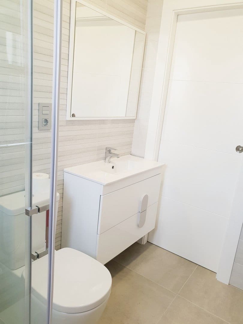 3 bedroom Villa for sale in Pilar de la Horadada with pool - € 422,500 (Ref: 8553208)