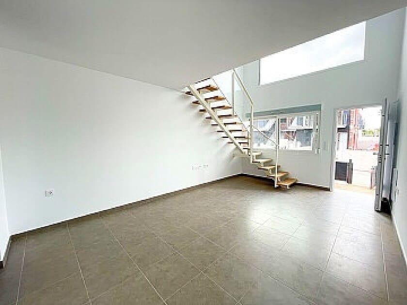 2 soveværelse Byhus til salg i Gran Alacant med swimmingpool - € 270.000 (Ref: 9030050)