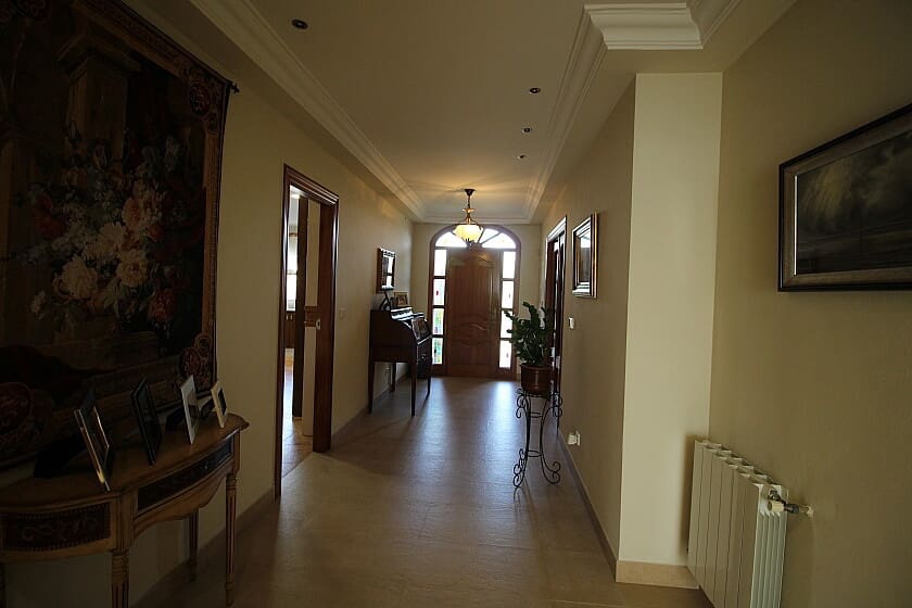 5 bedroom Villa for sale in Elche / Elx with pool - € 690,000 (Ref: 9030182)