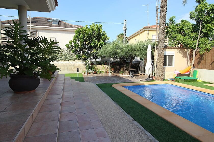 5 bedroom Villa for sale in Elche / Elx with pool - € 690,000 (Ref: 9030182)