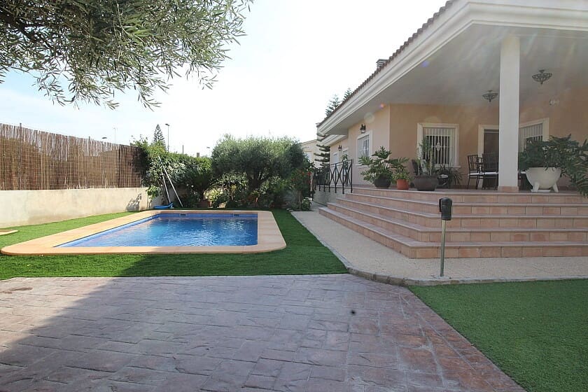 5 bedroom Villa for sale in Elche / Elx with pool - € 690,000 (Ref: 9030182)