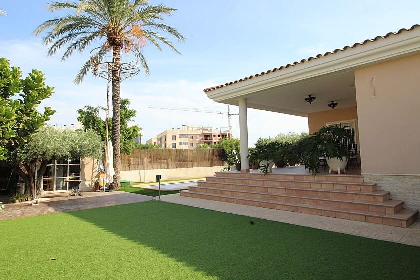 5 bedroom Villa for sale in Elche / Elx with pool - € 690,000 (Ref: 9030182)