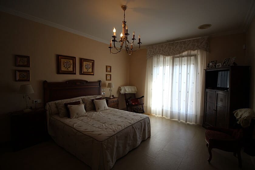 5 bedroom Villa for sale in Elche / Elx with pool - € 690,000 (Ref: 9030182)