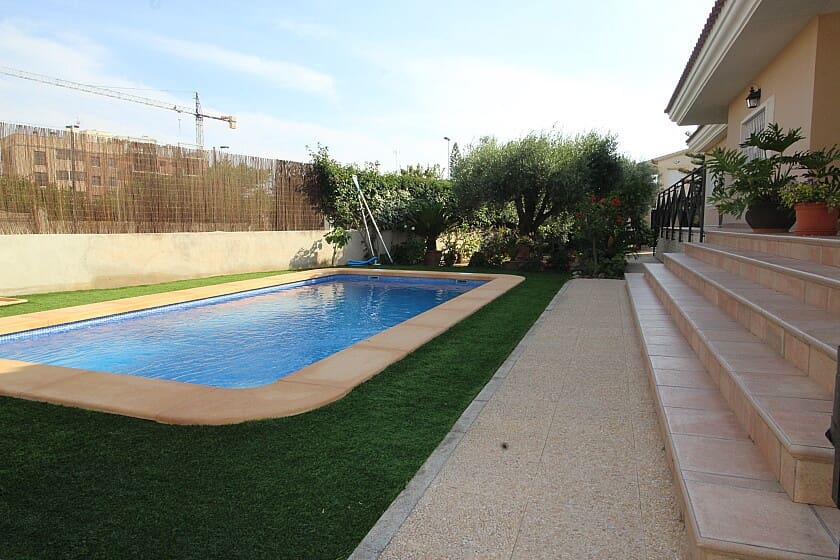 5 bedroom Villa for sale in Elche / Elx with pool - € 690,000 (Ref: 9030182)