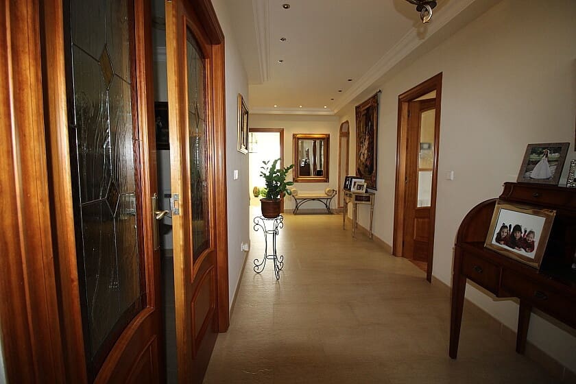 5 bedroom Villa for sale in Elche / Elx with pool - € 690,000 (Ref: 9030182)