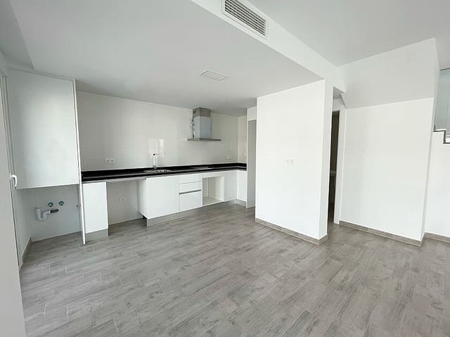 4 makuuhuone Huvila myytävänä paikassa Gran Alacant, Santa Pola mukana uima-altaan - 395 000 € (Ref: 9064461)