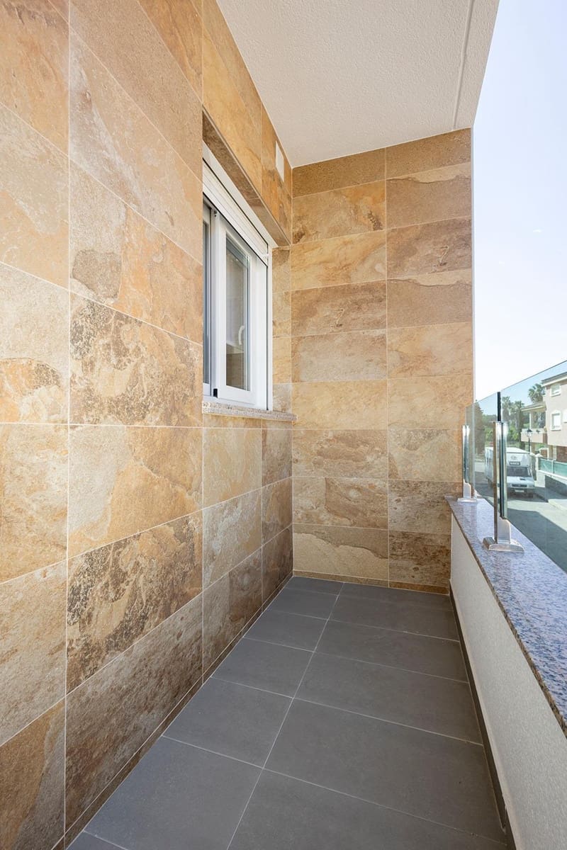 2 bedroom Apartment for sale in Jacarilla with pool - € 139,000 (Ref: 9076854)