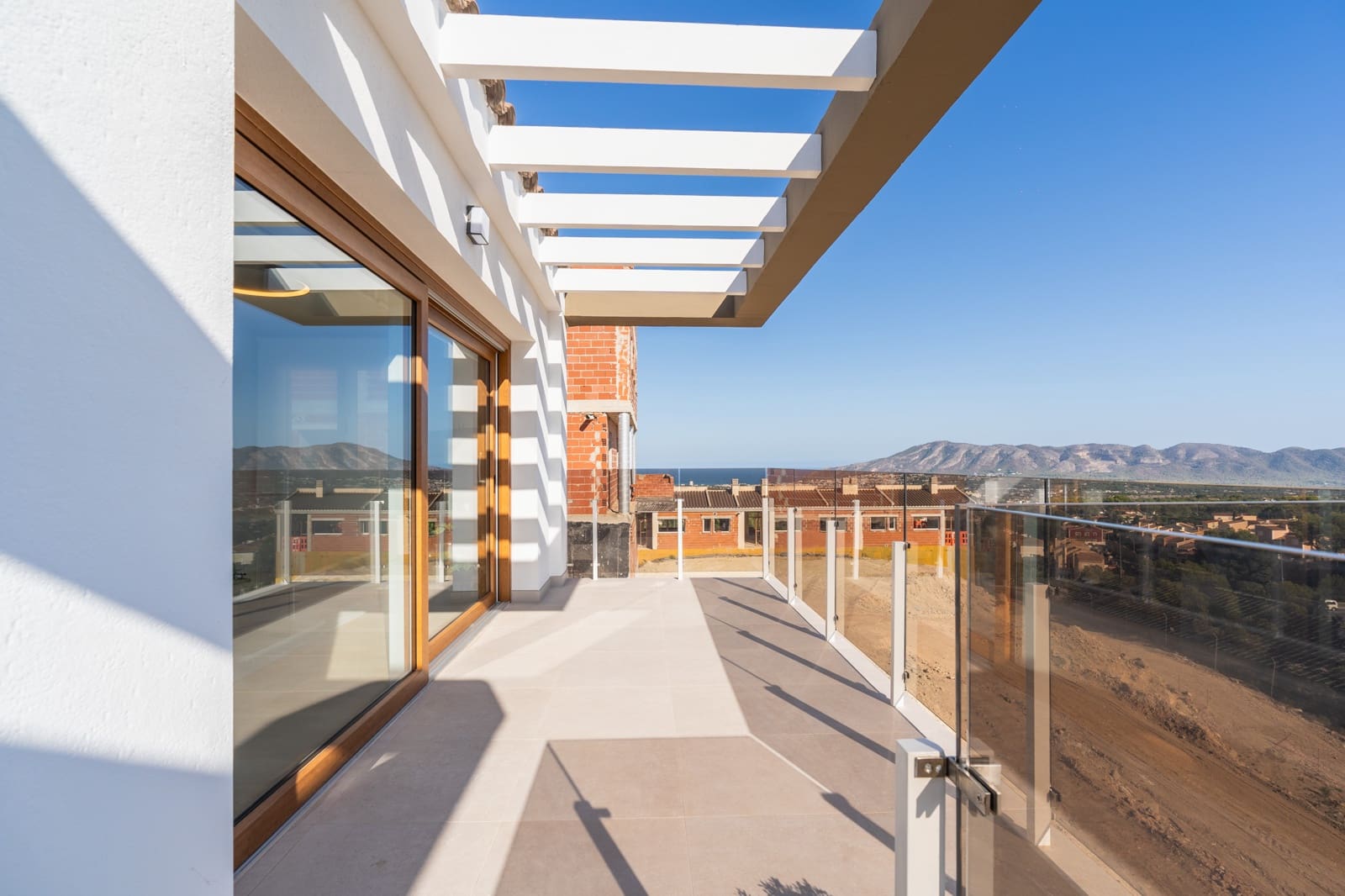 4 quarto Casa em Banda para venda em La Nucia com piscina garagem - 439 000 € (Ref: 9466863)