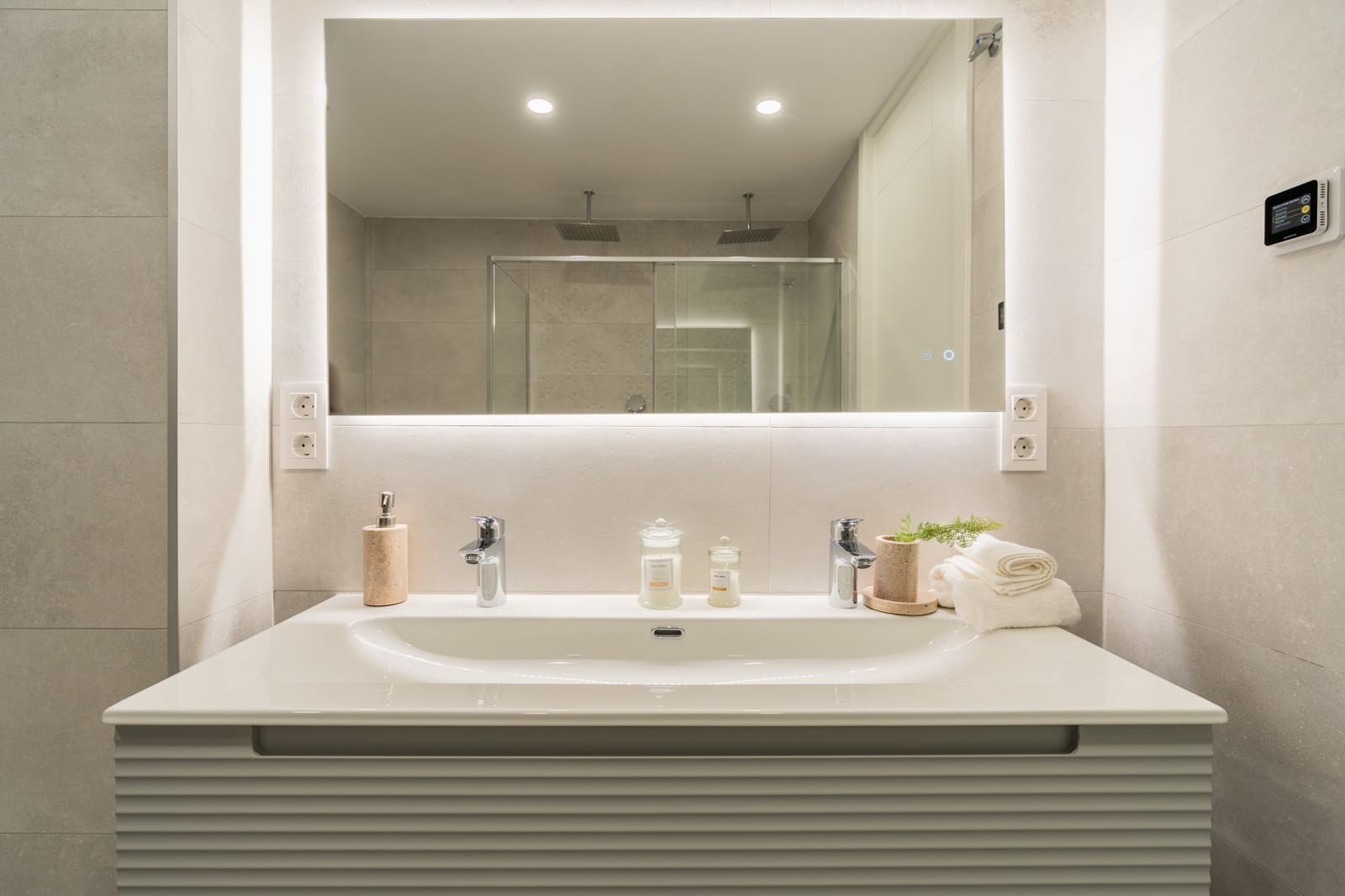 4 quarto Casa em Banda para venda em La Nucia com piscina garagem - 439 000 € (Ref: 9466863)