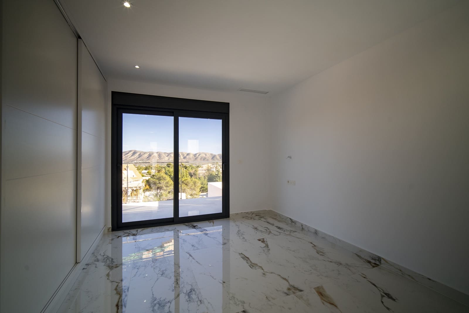 Chalet de 3 habitaciones en La Nucia en venta con garaje - 600.000 € (Ref: 9466945)