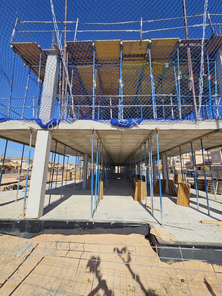 2 slaapkamer Appartement te koop in Torre de la Horadada met zwembad - € 375.000 (Ref: 9467082)