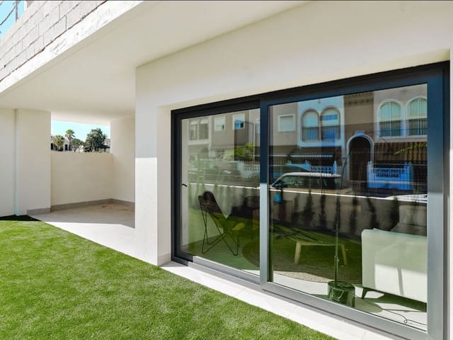 3 quarto Penthouse para venda em Playa de los Náufragos, Torrevieja com piscina garagem - 390 000 € (Ref: 9467558)