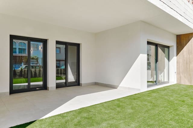 2 soveværelse Penthouse til salg i Playa de los Náufragos, Torrevieja med swimmingpool garage - € 380.000 (Ref: 9467559)