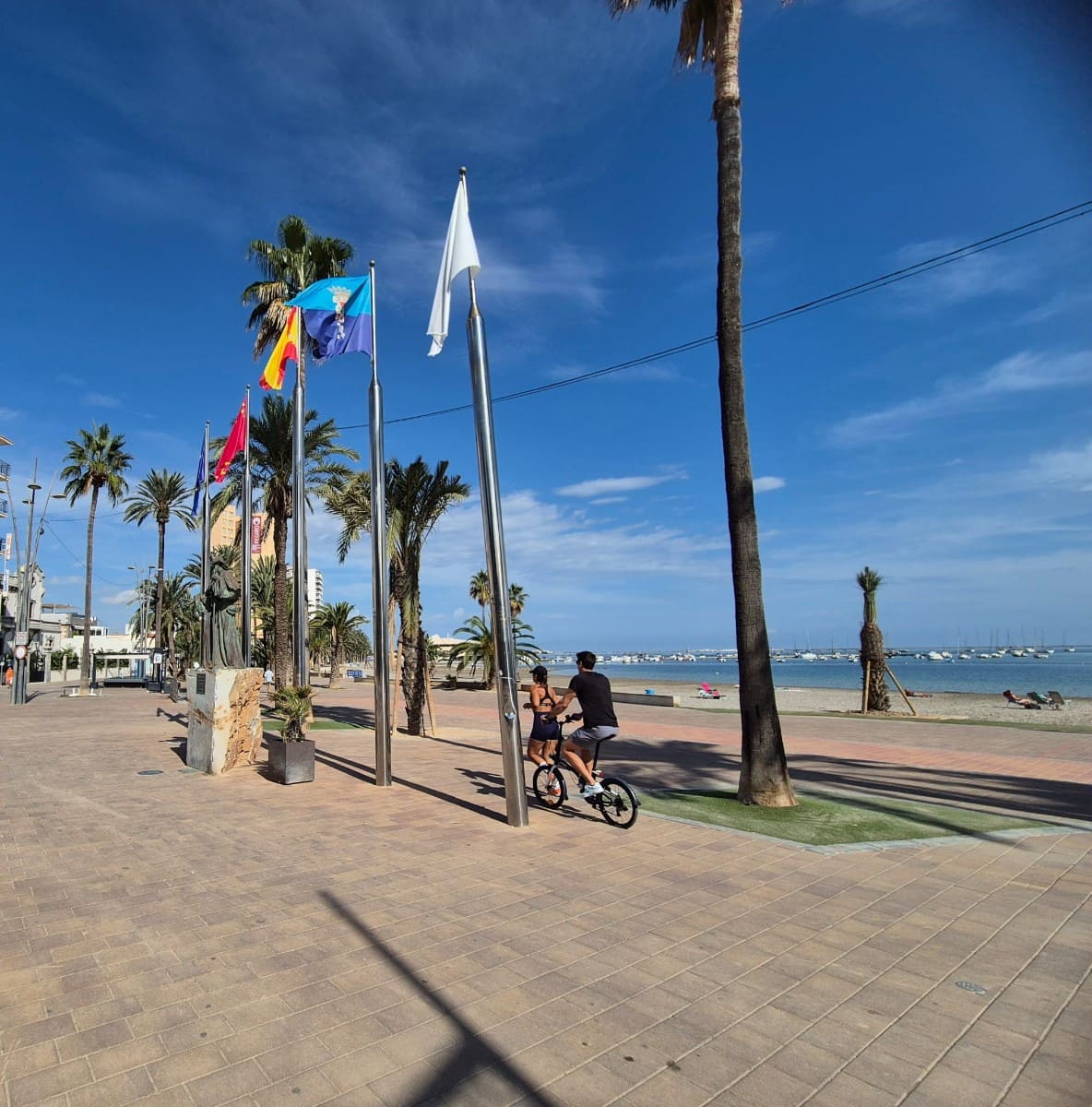 Pareado de 3 habitaciones en Santiago de la Ribera en venta con piscina garaje - 699.900 € (Ref: 9467565)