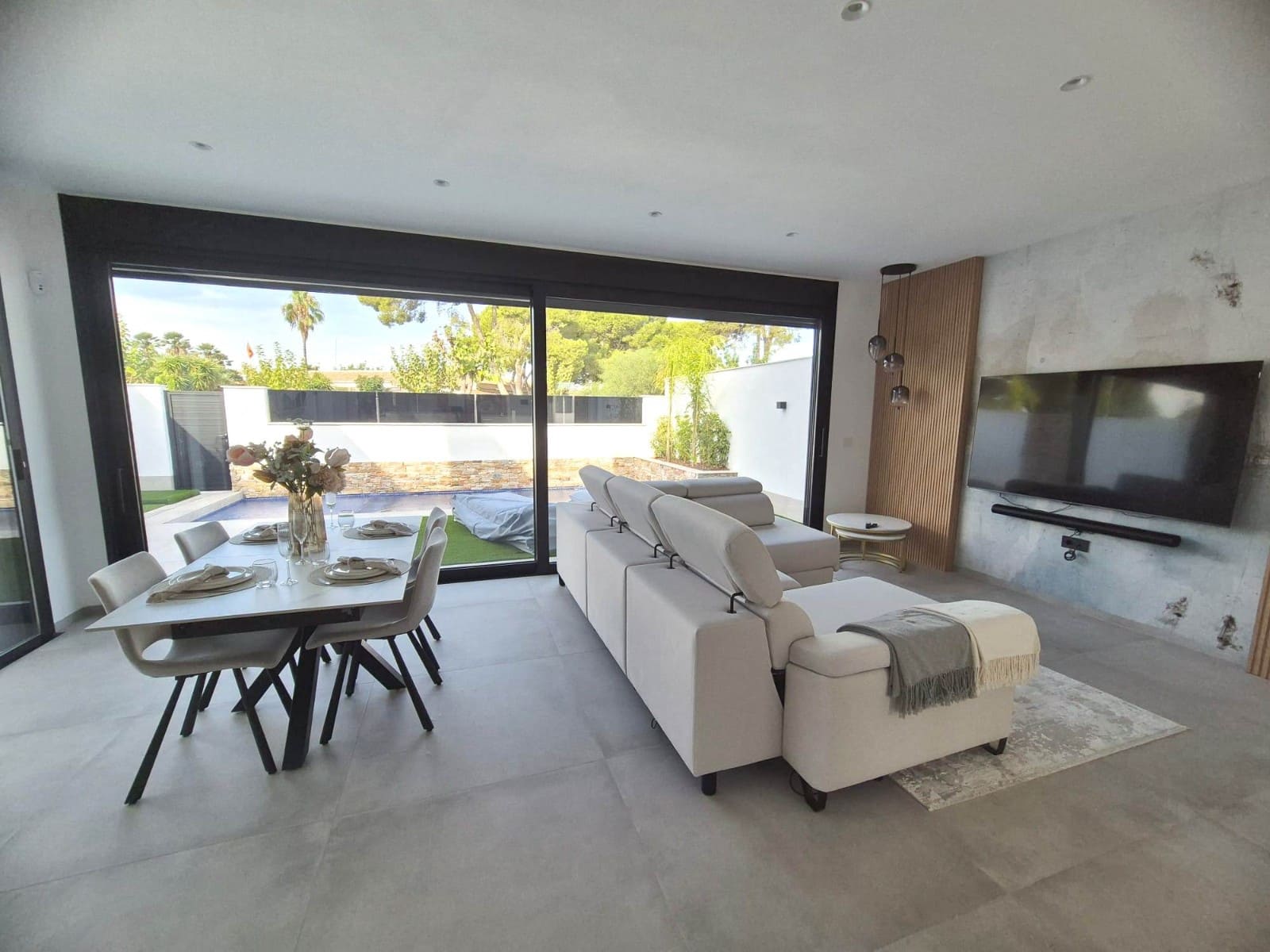 Pareado de 3 habitaciones en Santiago de la Ribera en venta con piscina garaje - 699.900 € (Ref: 9467565)