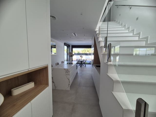 Pareado de 3 habitaciones en Santiago de la Ribera, San Javier en venta con piscina garaje - 699.900 € (Ref: 9467565)