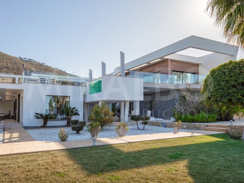 6 makuuhuone Huvila myytävänä paikassa Javea / Xabia - 3 850 000 € (Ref: 9467569)