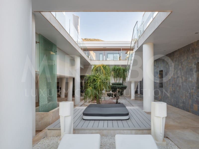 6 makuuhuone Huvila myytävänä paikassa Javea / Xabia - 3 850 000 € (Ref: 9467569)