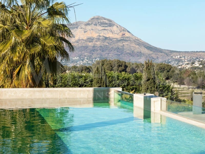 6 makuuhuone Huvila myytävänä paikassa Javea / Xabia - 3 850 000 € (Ref: 9467569)