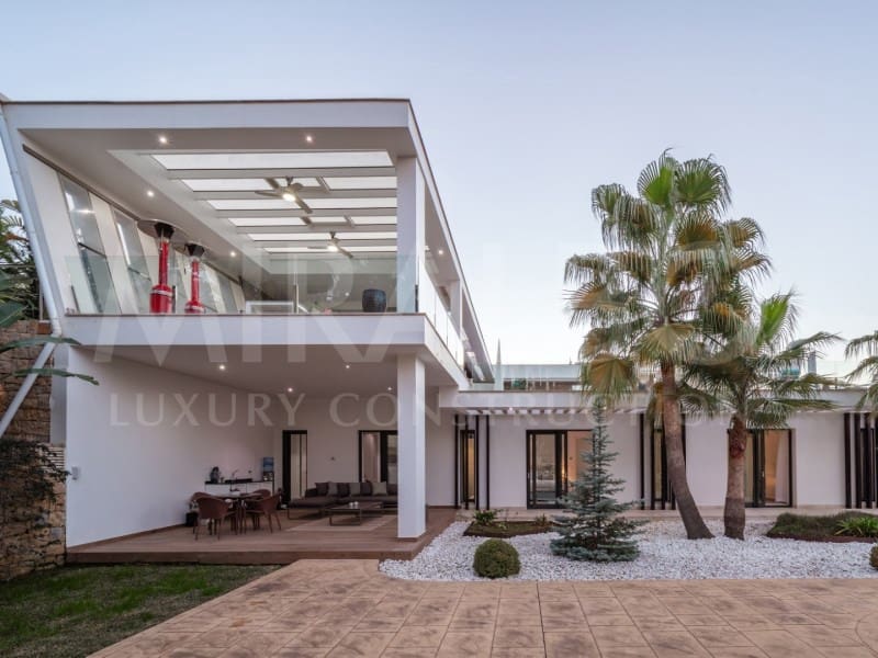 6 makuuhuone Huvila myytävänä paikassa Javea / Xabia - 3 850 000 € (Ref: 9467569)