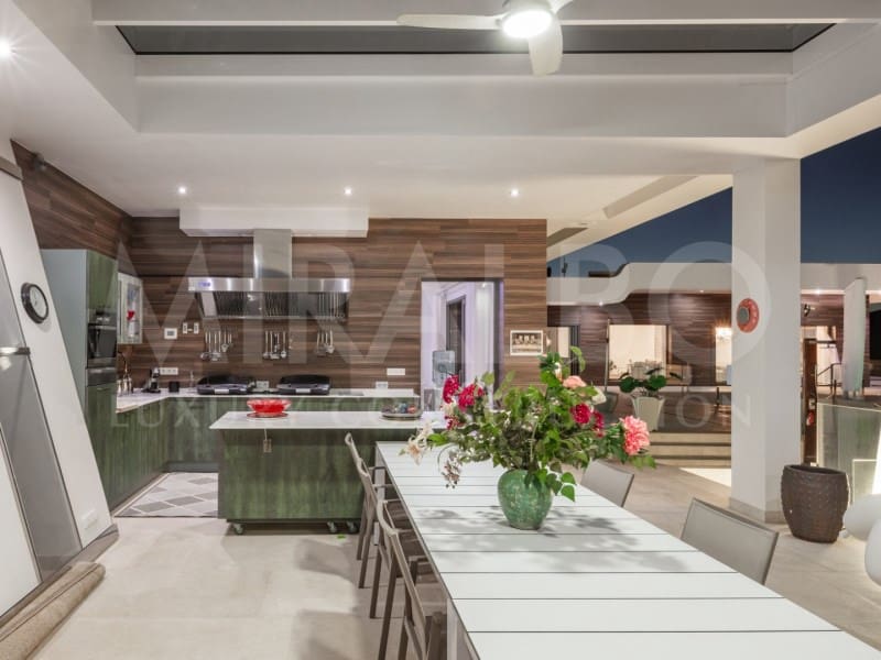 6 makuuhuone Huvila myytävänä paikassa Javea / Xabia - 3 850 000 € (Ref: 9467569)