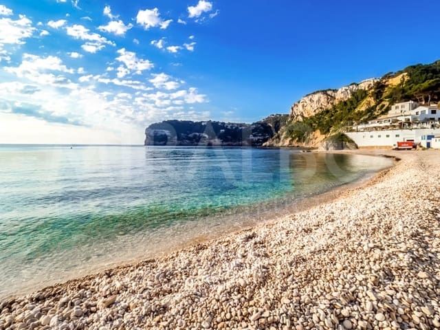 Chalet de 4 habitaciones en Cap Martí - El Tossalet - Pinomar, Javea / Xàbia en venta con piscina - 1.285.000 € (Ref: 9467594)