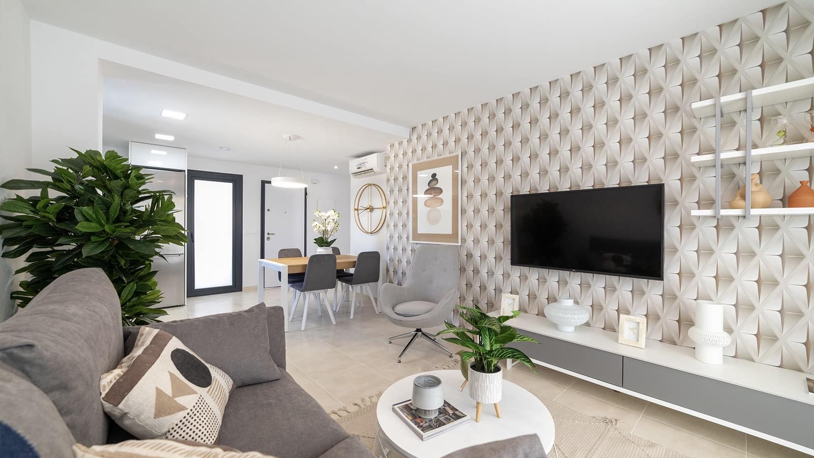 3 makuuhuone Omakotitalo myytävänä paikassa Busot mukana uima-altaan 
autotalli - 355 000 € (Ref: 9473995)