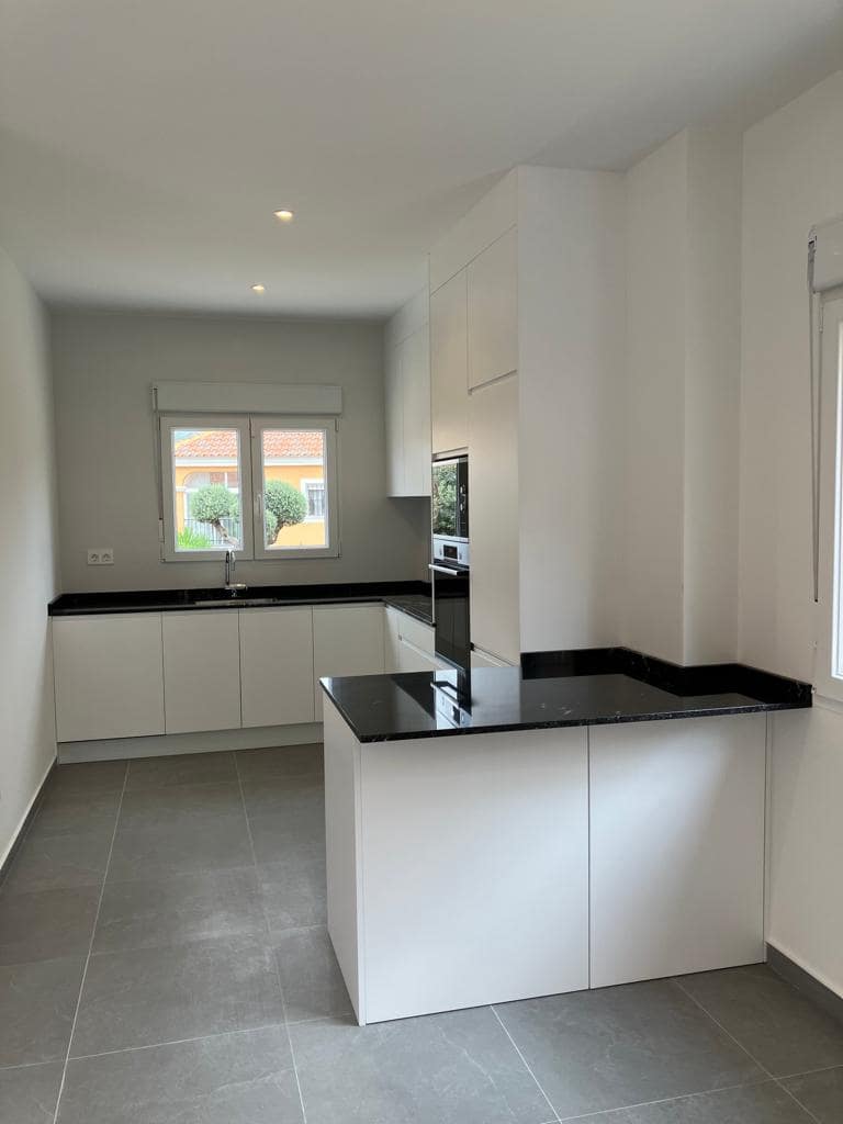 2 bedroom Villa for sale in La Romana with pool - € 220,000 (Ref: 9474707)