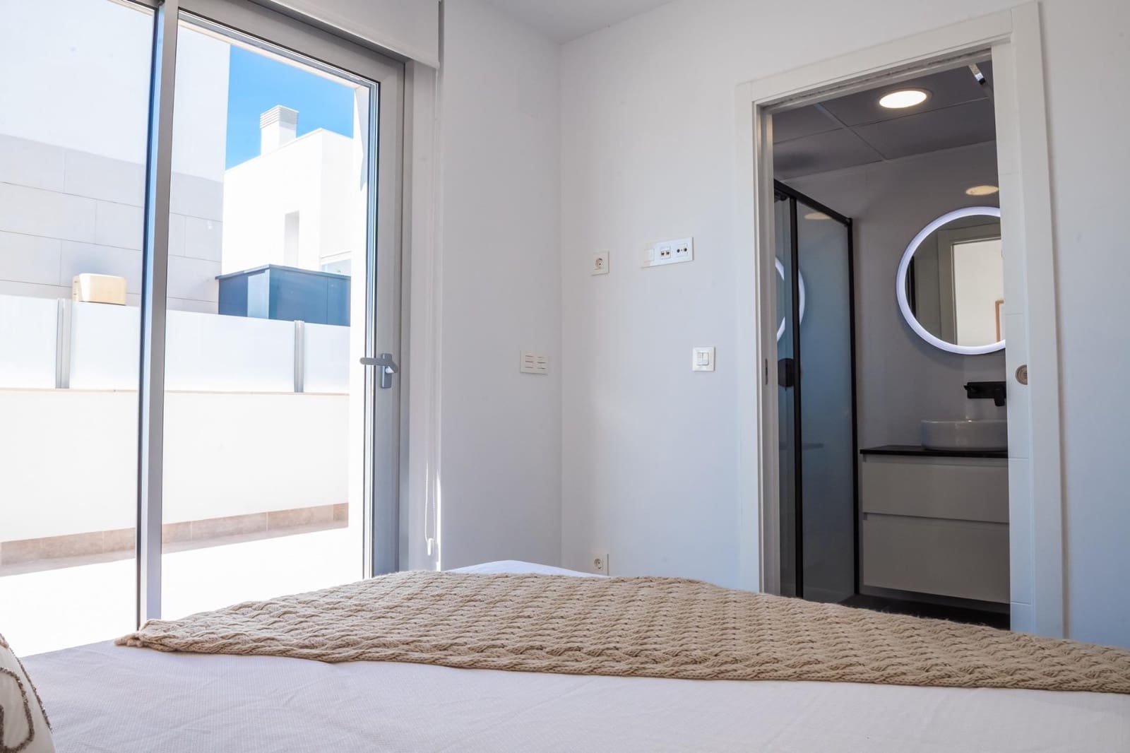 3 bedroom Villa for sale in Los Alcazares with pool - € 445,000 (Ref: 9505754)